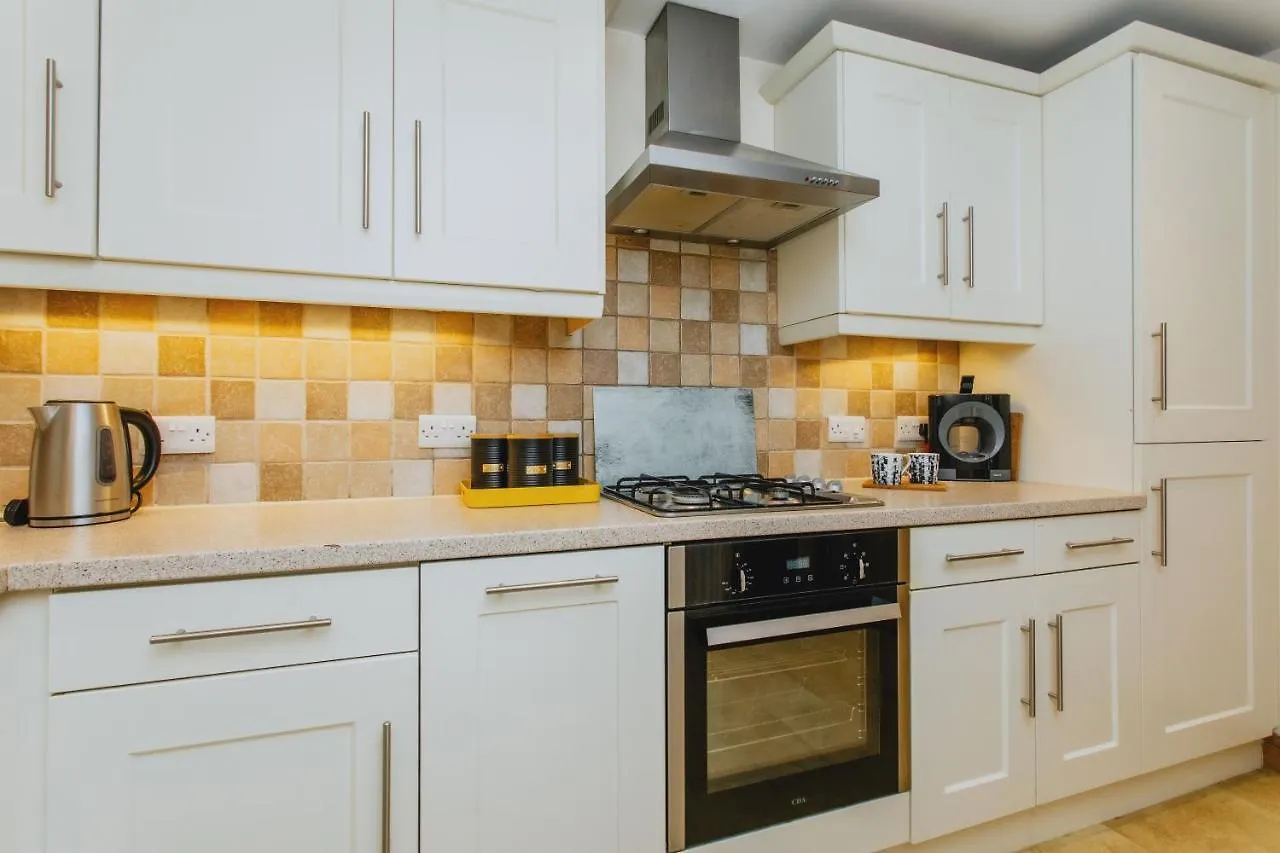 2 Bedroom Garden Apartment Near Qmc, Tennis Centre & City Nottingham United Kingdom