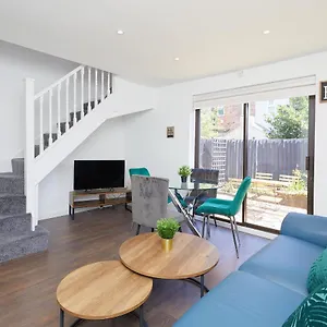  Apartment Modern 2 Bed House By Centre