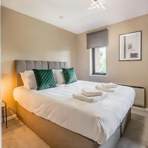  Apartment Waterlily - Beautiful 1-bed With Overlooking Balcony