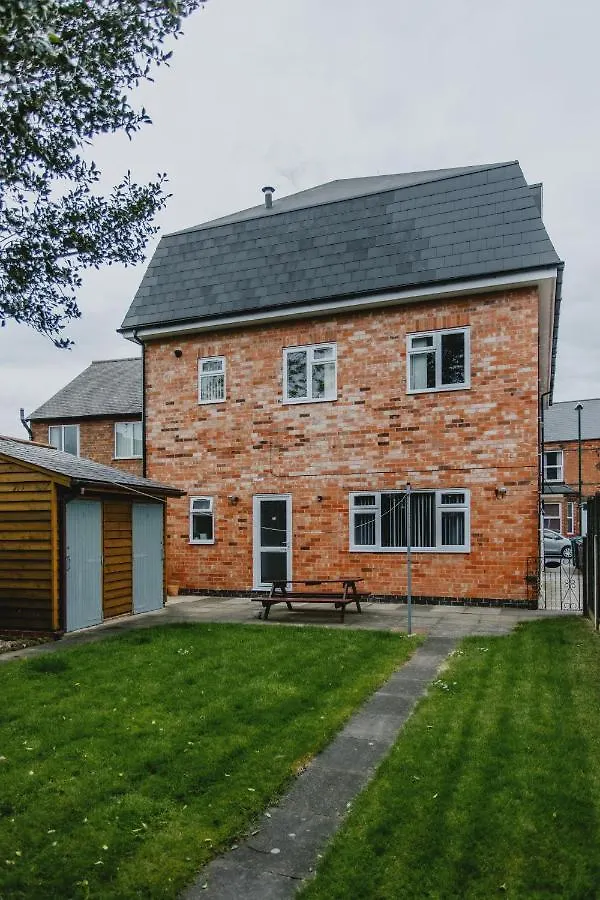 2 Bedroom Garden Apartment Near Qmc, Tennis Centre & City Nottingham 0*,  Wielka Brytania